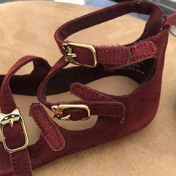 Old Navy faux suede triple strap flats - Picture 8 of 8